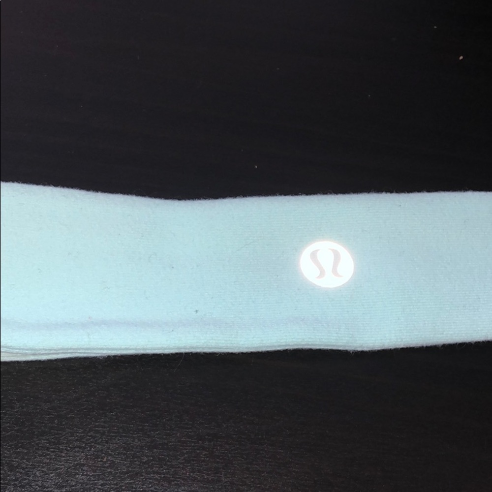 Light blue Lululemon headband with grips